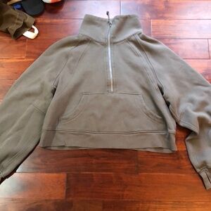 Lululemon scuba funnel neck size m/l